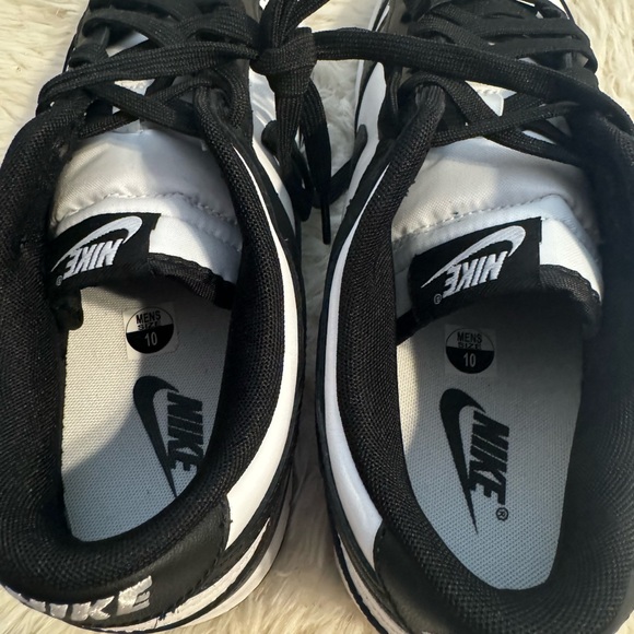 Nike Dunk Low Retro Basketball Shoe - Picture 6 of 7